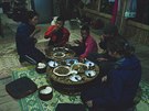 Typický laosský zpsob stolování