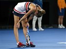 HLAVA DOLE. Karolína Plíková v osmifinále Australian Open.