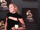 Nkteré celebrity na letoním udílení cen Grammy svými outfity okovaly