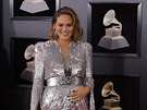 Chrissy Teigenová na udílení cen Grammy (New York, 28. ledna 2018)