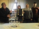 Příznivci Miloše Zemana slaví jeho vítězství v Novém Veselí, kde má staronový...