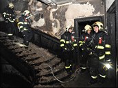 Škody, které oheň napáchal, jsou obrovské. O to obtížnější byl pro hasiče i...