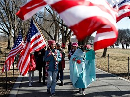 Tisíce lidí se v sobotu  po celých Spojených státech úastnilo druhého pochodu...