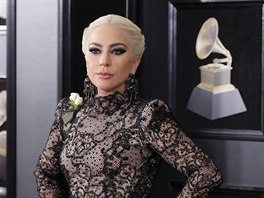 Lady Gaga na udílení cen Grammy (New York, 28. ledna 2018)
