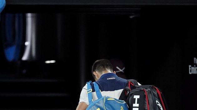 PEKVAPEN. estinsobn vtz Australian Open Novak Djokovi se lou u v osmifinle.