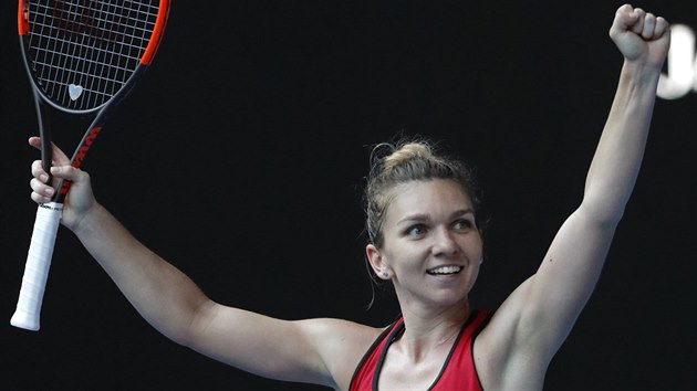 Simona Halepová se raduje z postupu do finále Australian Open.