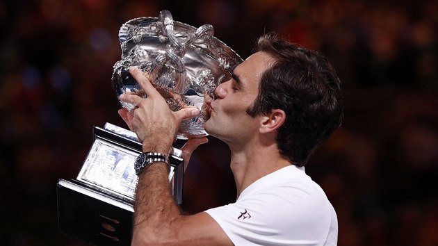 PODVACT. Roger Federer lb svou dvactou grandslamovou trofej, kterou zskal na Australian Open.