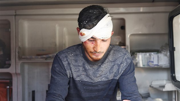 Zrann mu sed v aut zchrann sluby pot, co v afghnskm Kbulu vybuchla v diplomatick tvrti bomba (27. ledna 2018).