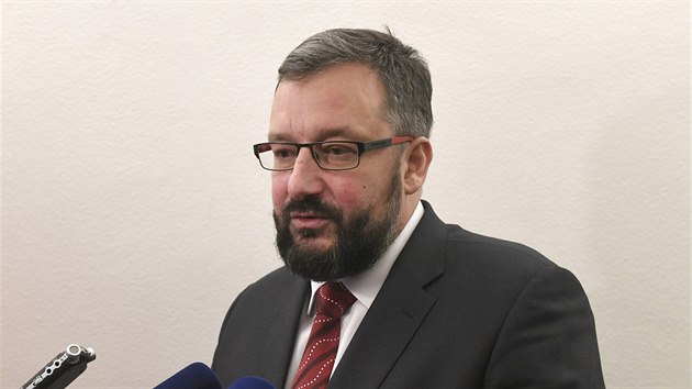 Poslanec Pavel Růžička po jednání sněmovního mandátového a imunitního výboru, který pokračoval v projednávání soudní žádosti o jeho vydání (23. ledna 2018)