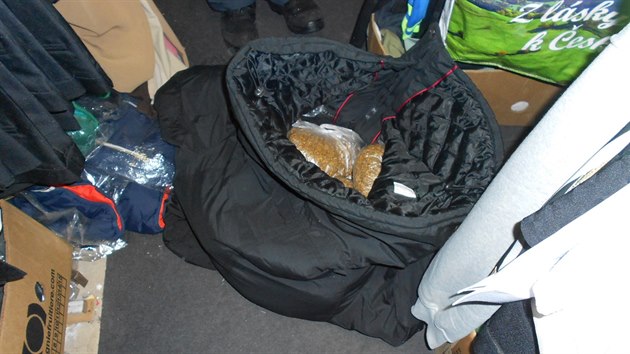V havířovských tržnicích celníci našli i osmnáct kilogramů pašovaného tabáku.