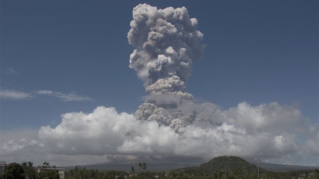 Filipnsk sopka Mayon se znovu probudila. (22. ledna 2018)