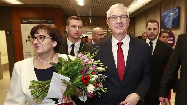 Neúspěšný prezidentský kandidát Jiří Drahoš s manželkou Evou