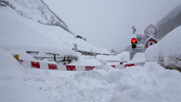 V Alpách hrozí laviny, varují meteorologové.