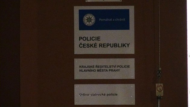 Na policejn sluebn na praskm Chodov spchal sebevradu estatyicetilet cizinec (28. leden 2018).