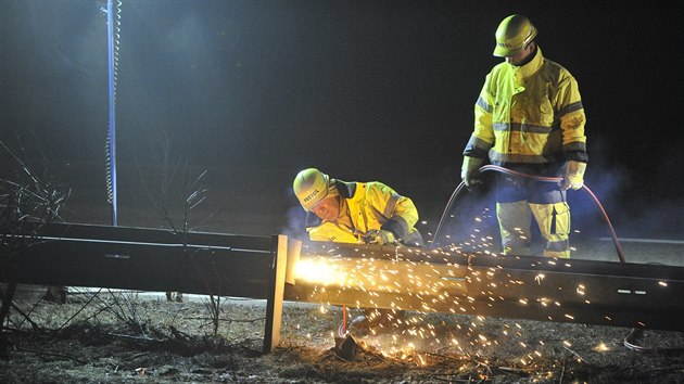 Slavn��, Humpolec, Vyso�ina, d�lnice, D1, 100. km, oprava svodel, hav�rie, doprava,  Foto: MAFRA - Tom� Bla�ek, Tomas Blazek