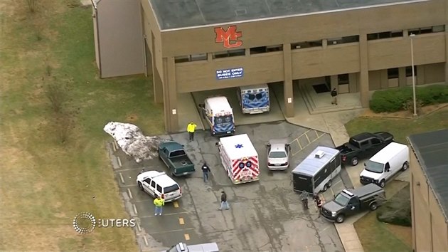 Při střelbě na střední škole v americkém státě Kentucky byl dnes jeden student zabit