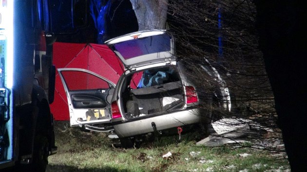 Smrteln� dopravn� nehoda se stala v ulici K Netluk�m v pra�sk� Uh��n�vsi (23.1.2018)