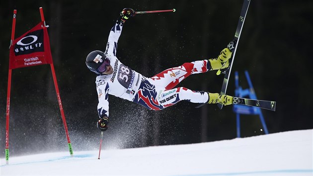 Krytof Krzl pad v obm slalomu v Garmisch-Partenkirchenu.