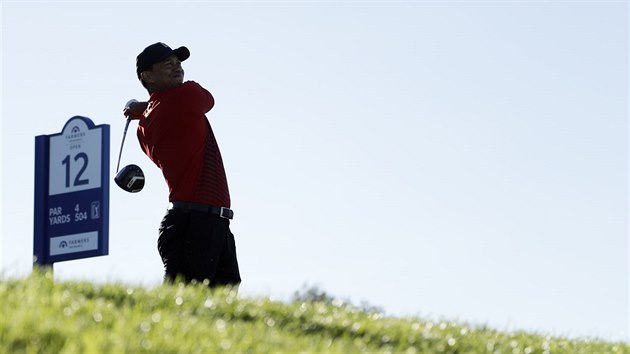 Tiger Woods ve finlovm kole turnaje v San Diegu.