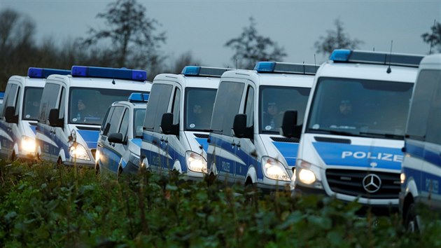 U n�meck�ho m�sta Philippsburg se srazilo mal� letadlo s vrtuln�kem z�chran���. (23. ledna 2017)