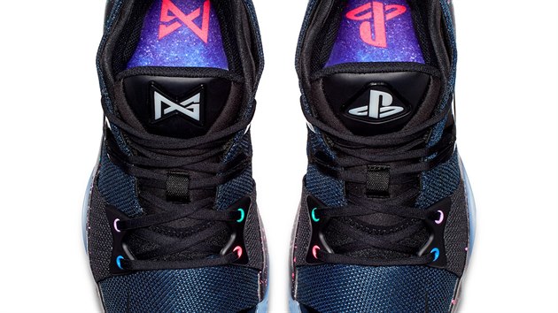 Nov boty od Nike PG-2 PlayStation Colorway