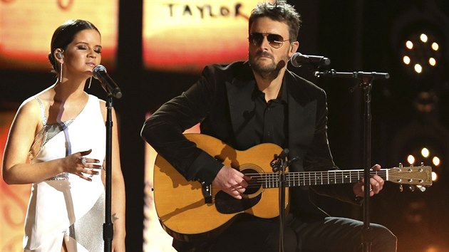 Maren Morrisov a Eric Church uctili obti loskho masakru v Las Vegas.