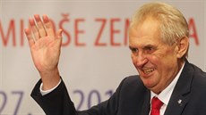 Prezident Milo Zeman zdraví své píznivce poté, co zvítzil ve 2. kole...
