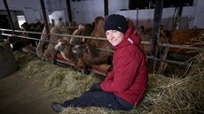 aneta Krátoková chová na farm v Záhosticích tináct dvouhrbých a jednohrbých...