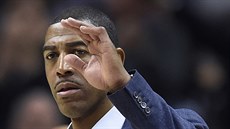 Kevin Ollie pi zápasu Connecticutu