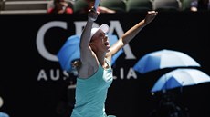 Belgická tenistka Elise Mertensová slaví postup do semifinále Australian Open.