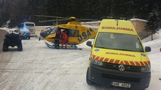 Vrtulník zdravotnických záchranářů ve Špindlerově Mlýně