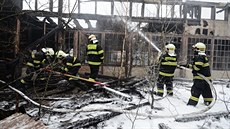 Zásah hasi u poáru bývalé prmyslové haly v Roudnici.