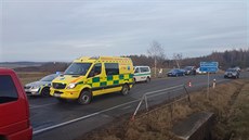 Dopravní nehoda u Ejpovic. elní stet autobusu a osobního auta. (24. 1. 2018)