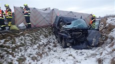 Hasi�i a záchraná�i ve st�edu ráno zasahovali na Bruntálsku u nehody osobáku a...