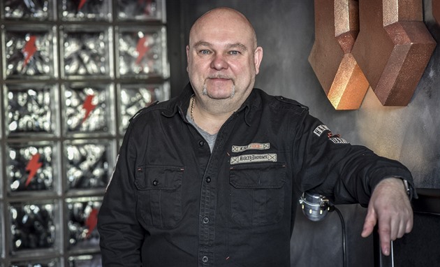 Marcel Lesník provozuje v Ostrav-Martinov rockový klub Garage, kde si plní...