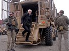 Ministryn obrany Karla lechtová na základn Bagrám v Afghánistánu