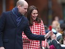 Princ William a vévodkyn Kate se pozdravili s dtmi ze koly Matteusskolan...