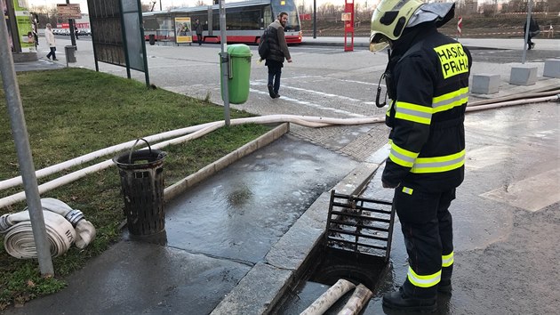 V praskm Karln prasklo v ter rno vodovodn potrub. (30.1.2018)