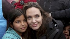 Angelina Jolie v lednu navtívila syrský uprchlický tábor v jordánském Mafraku...