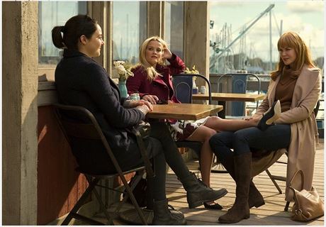 Shailene Woodley, Reese Witherspoonová a Nicole Kidmanová v seriálu Sedmilháky...