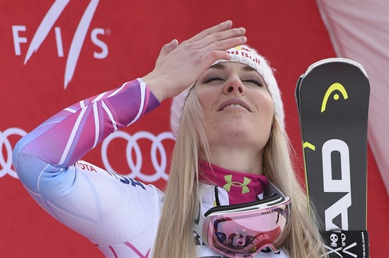 Lindsey Vonnová spokojená po triumfu ve sjezdu v Garmisch-Partenkirchenu.