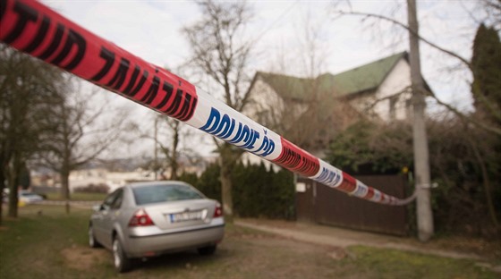 Policisté našli v domě ve Zlíně tři mrtvoly (6.2.2018).
