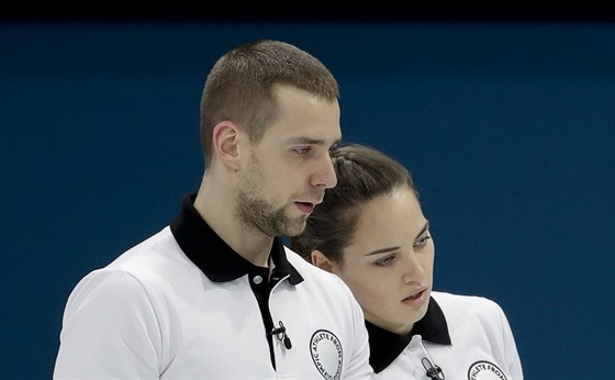 Anastasia Bryzgalovová a Alexandr Kruelnickij zastupují v curlingových...