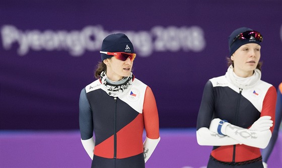 NA HRÁCH. Martina Sáblíková a Nikola Zdráhalová pi tréninku na ZOH v Pchjongchangu.