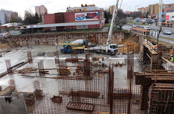 Pohled na stavbu orlovského námstí z února roku 2020.  