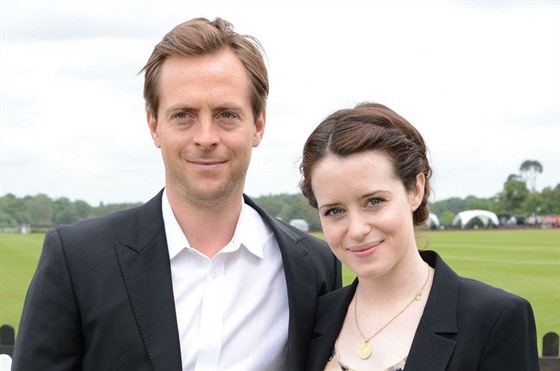 Claire Foyová a její bývalý manžel Stephen Campbell Moore (Windsor, 16. června...