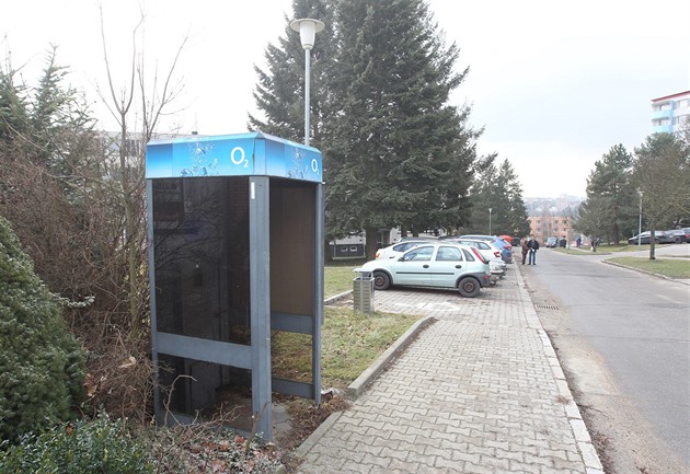 Ped tinácti lety bylo v Jihlav 119 veejných telefonních automat, dnes je...