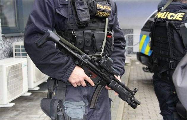 pikov vybavená a vycviená prvosledová policejní hlídka.