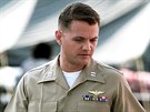 Pilot Richard Ashby pichází k vojenskému soudu v Severní Karolín (16. ervna...