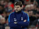 Zadumaný manaer Tottenhamu Mauricio Pochettino